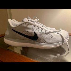 BRAND NEW Nike Flex 2017